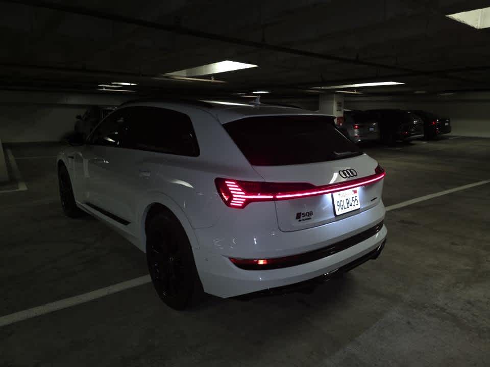 2023 Audi e-tron photo 4