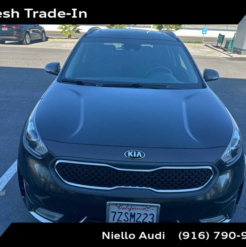 Used 2017 Kia Niro EX FWD