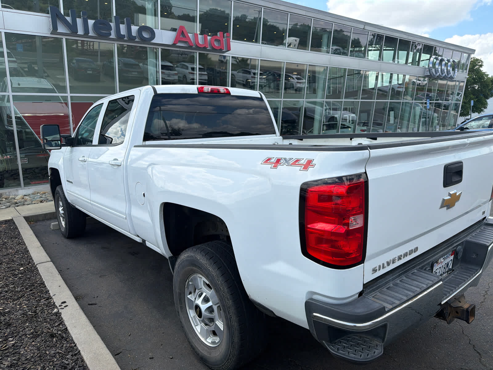 2016 Chevrolet Silverado 2500HD photo 2