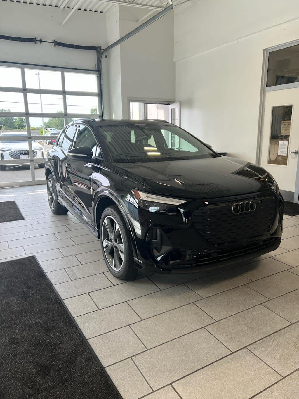 2023 Audi Q4 e-tron photo 3