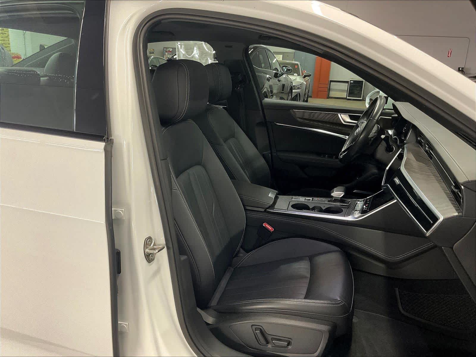 2023 Audi A6 Sedan photo 3