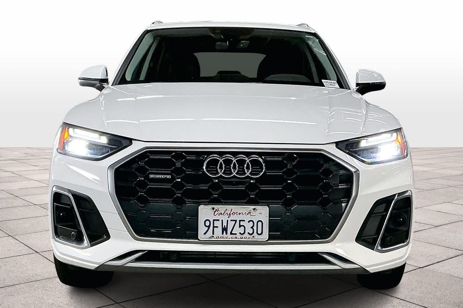 2023 Audi Q5 S Line Premium Plus photo 2