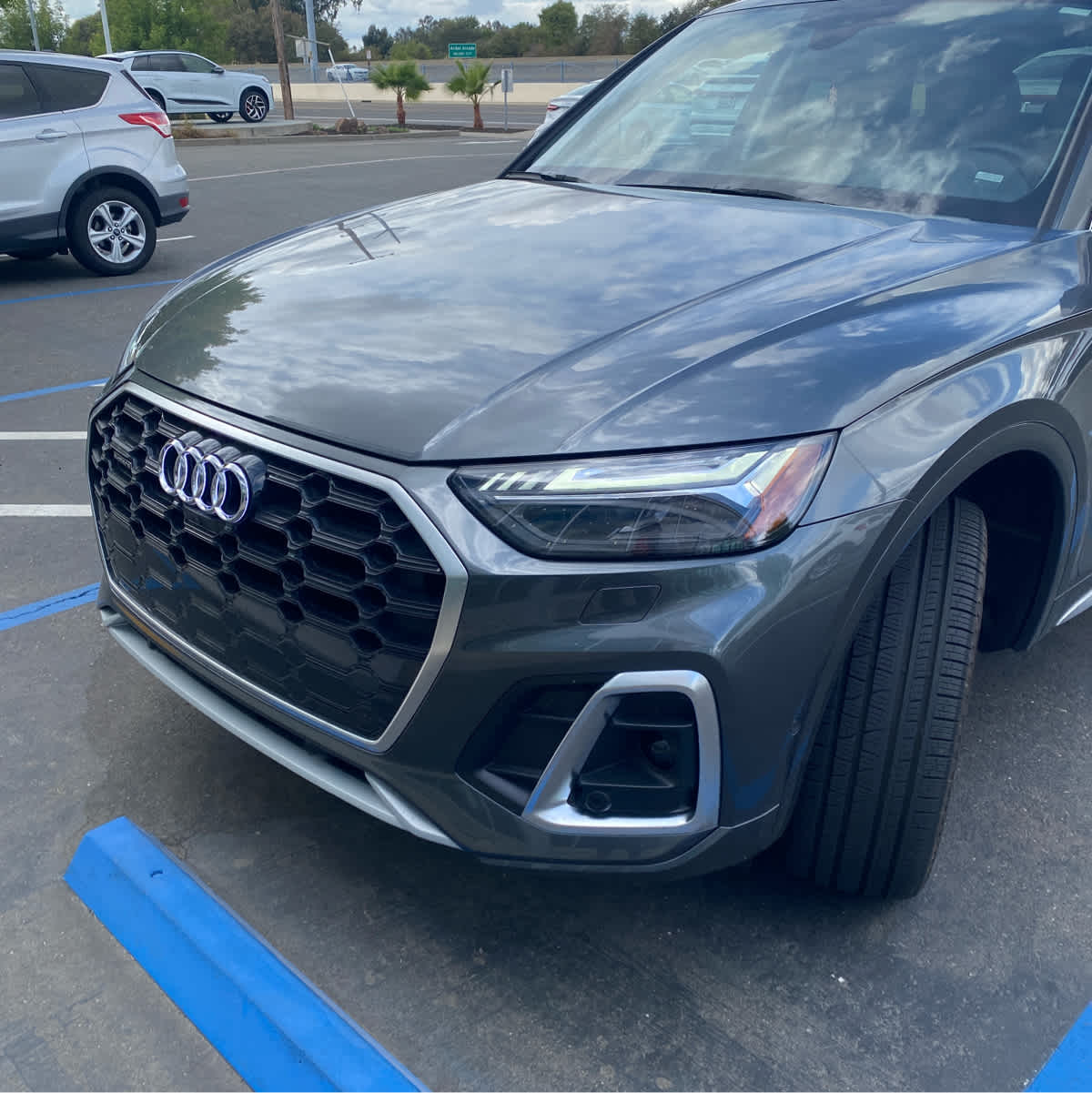 2024 Audi Q5 S line Prestige 55 TFSI Premium photo 2