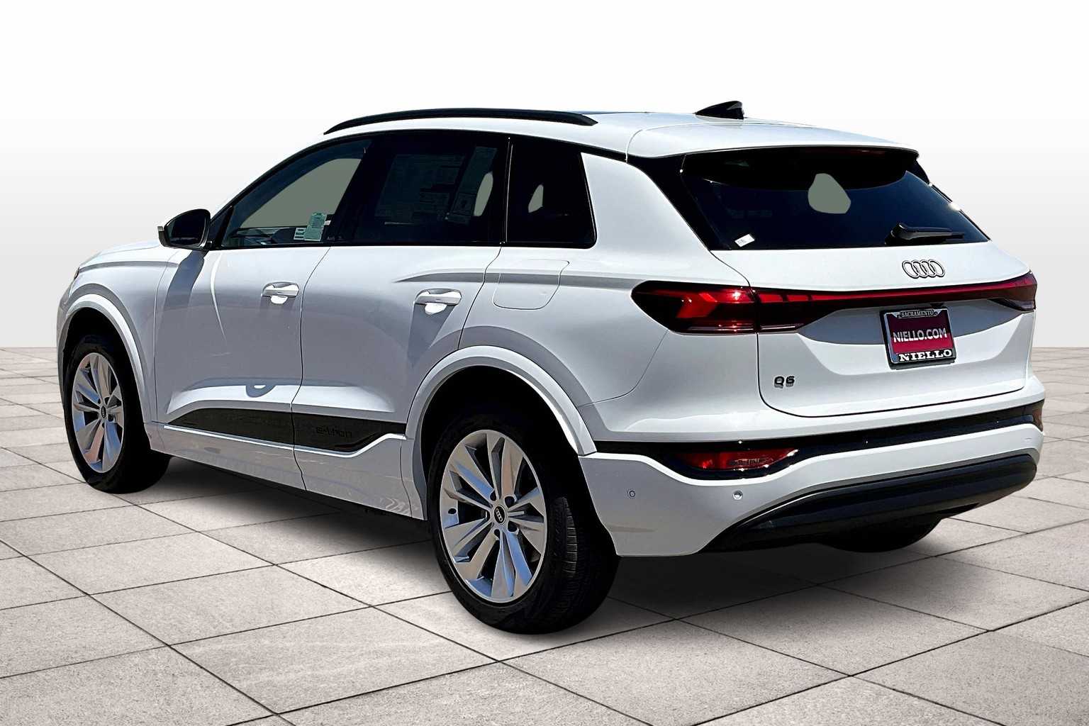 2025 Audi Q6 E-tron Premium Plus photo 3