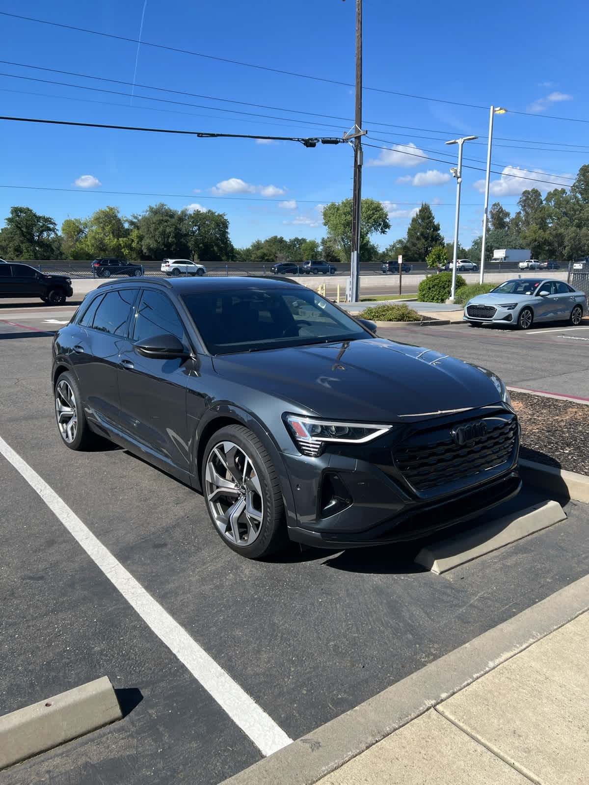 2024 Audi Q8 e-tron photo 3