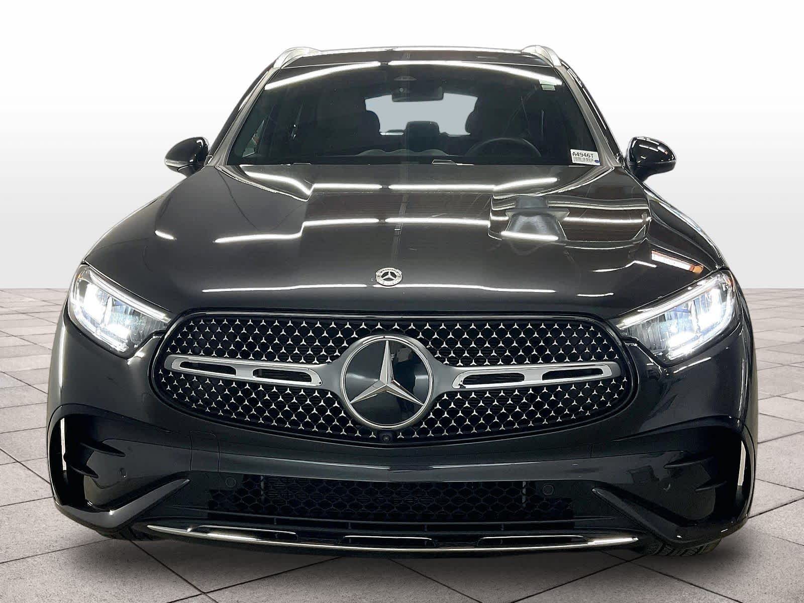 2025 Mercedes-Benz GLC 350e photo 2