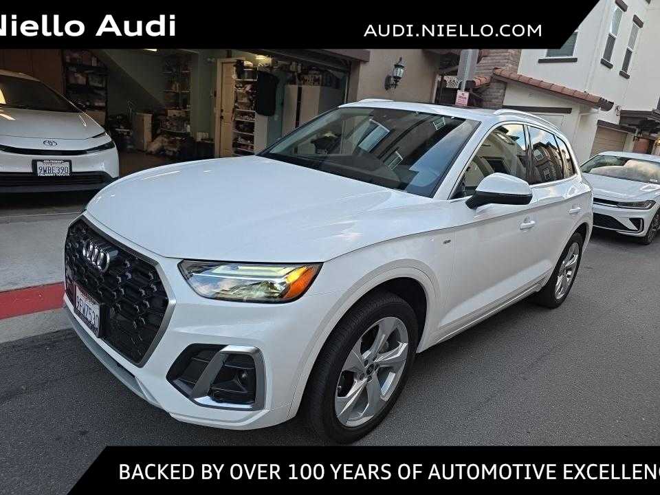 2023 Audi Q5 Premium Plus's photo