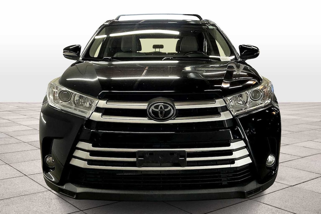 Used 2018 Toyota Highlander XLE V6 AWD (SE)