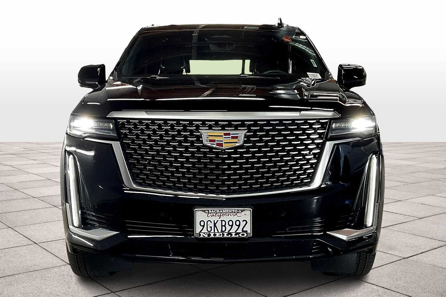2023 Cadillac Escalade ESV Premium Luxury photo 3