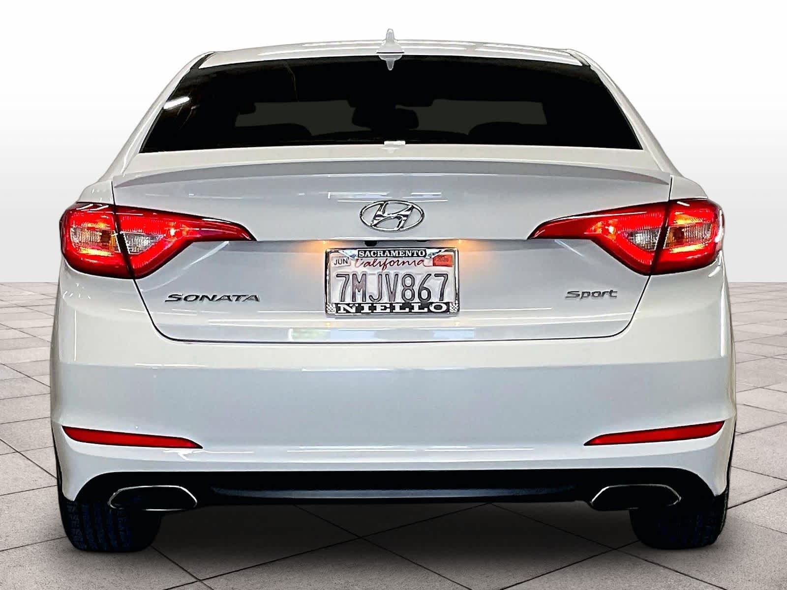 2015 Hyundai Sonata photo 4