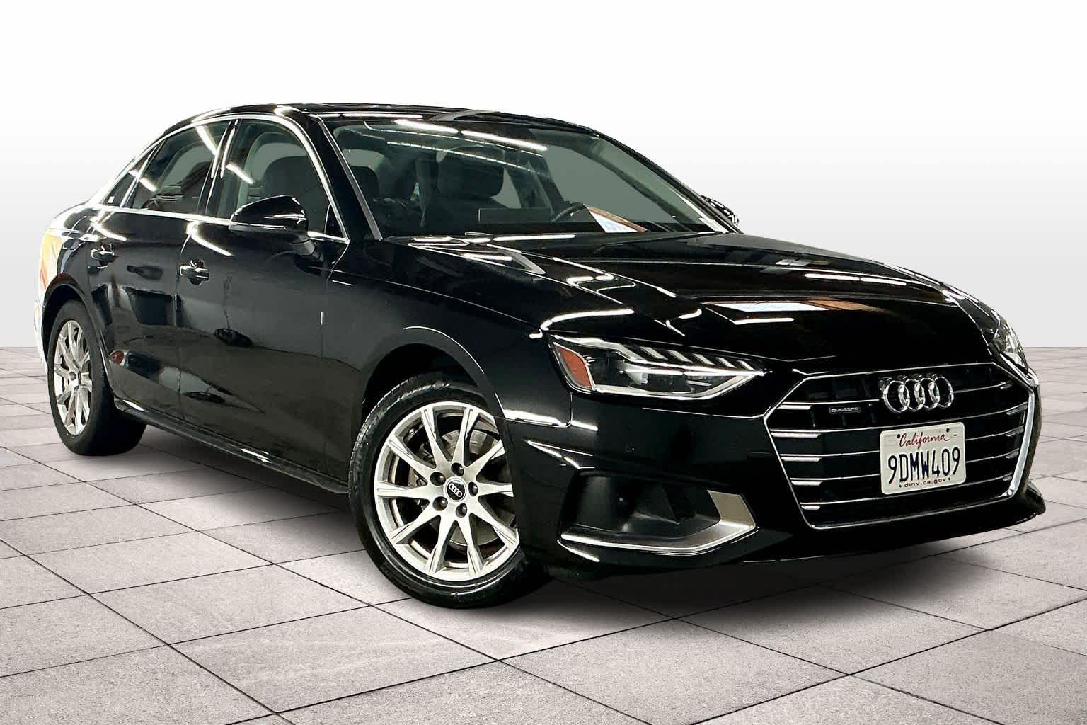 2023 Audi A4 Premium 40 TFSI Quattro photo 2