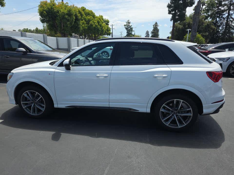 2023 Audi Q3 photo 2