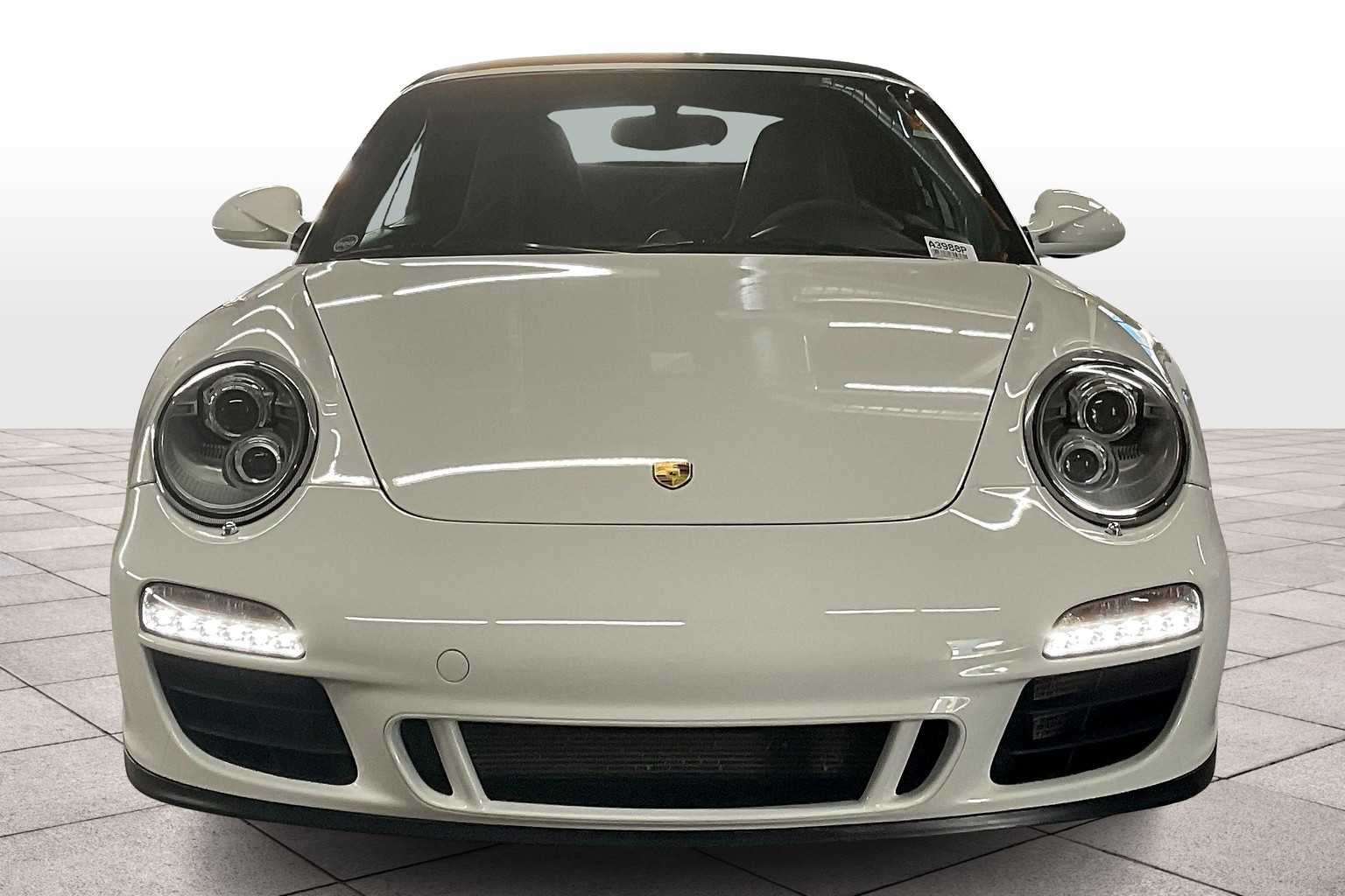 2012 Porsche 911 GTS photo 3