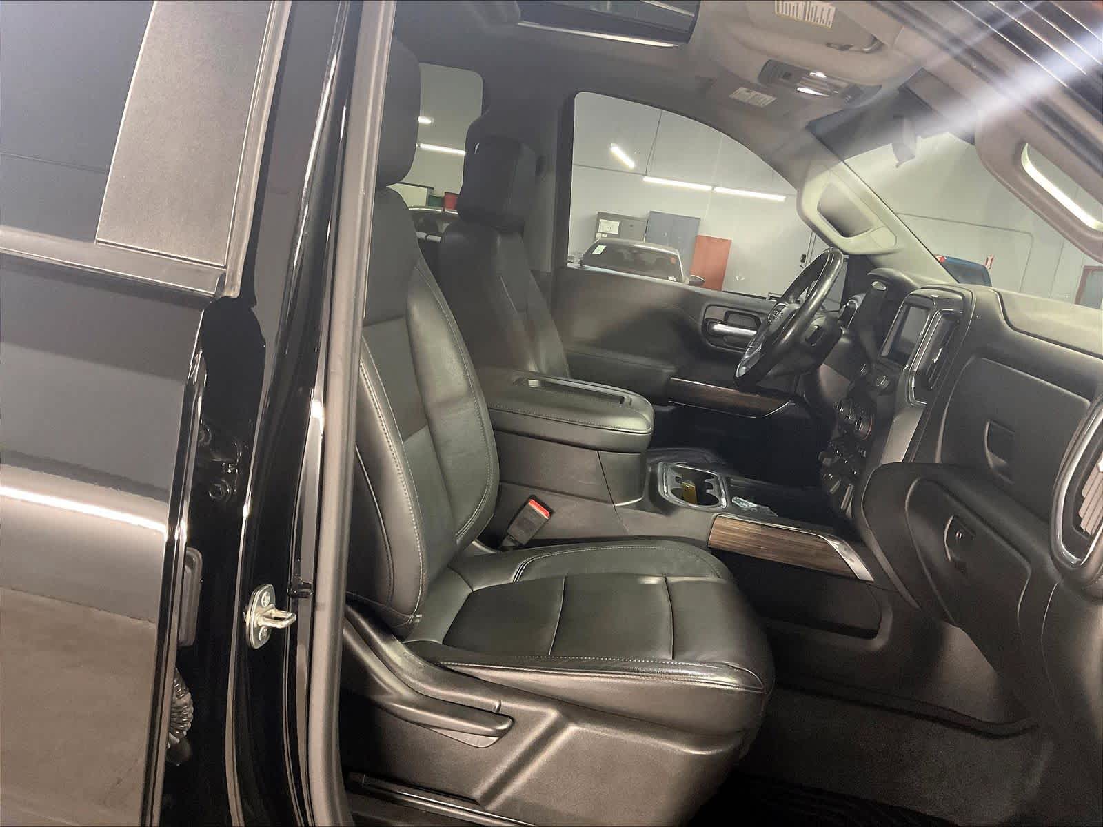 2020 Chevrolet Silverado 1500 photo 3