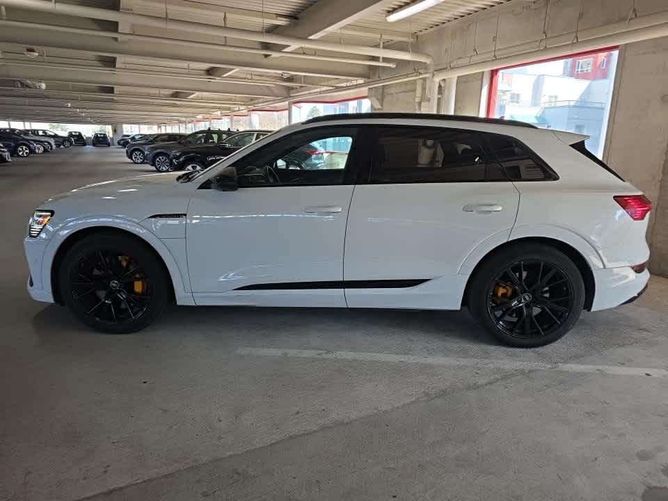 2023 Audi e-tron photo 5