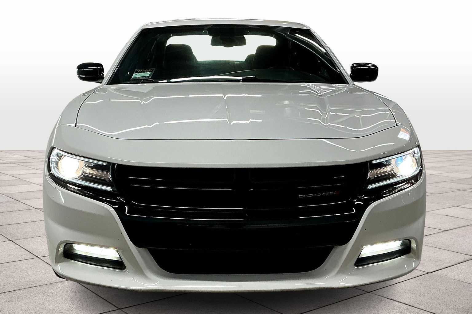2018 Dodge Charger SXT Plus photo 3