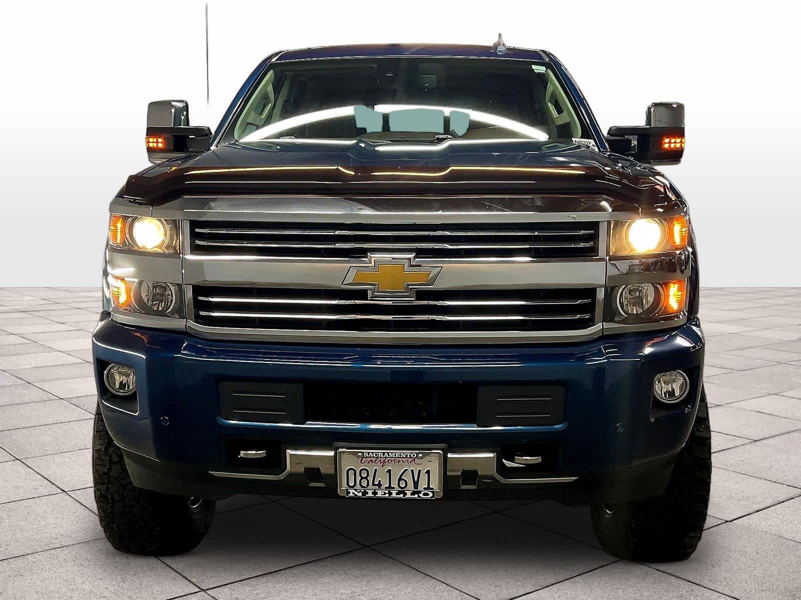 2015 Chevrolet Silverado 2500HD photo 2