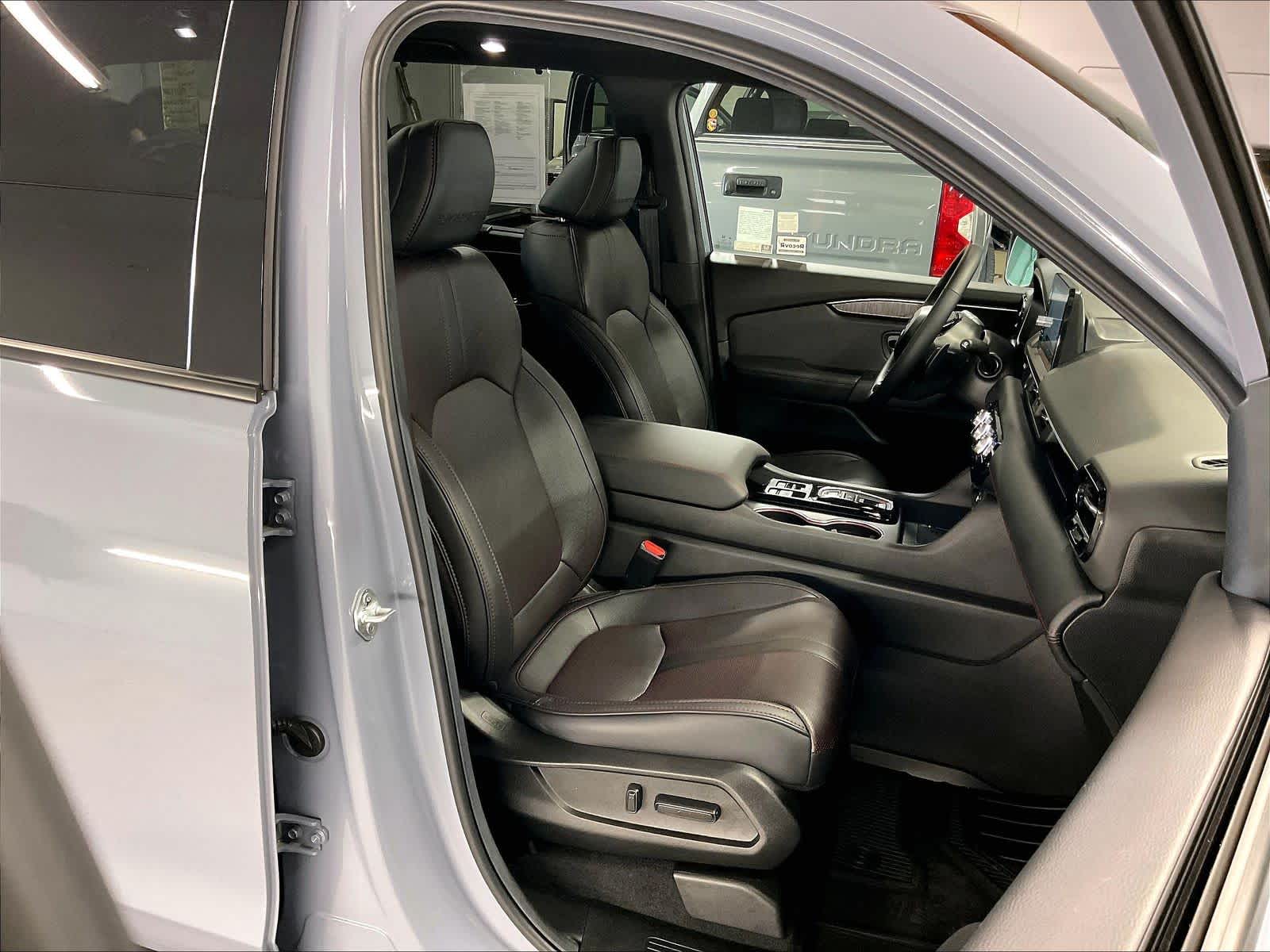 2025 Honda Pilot photo 3