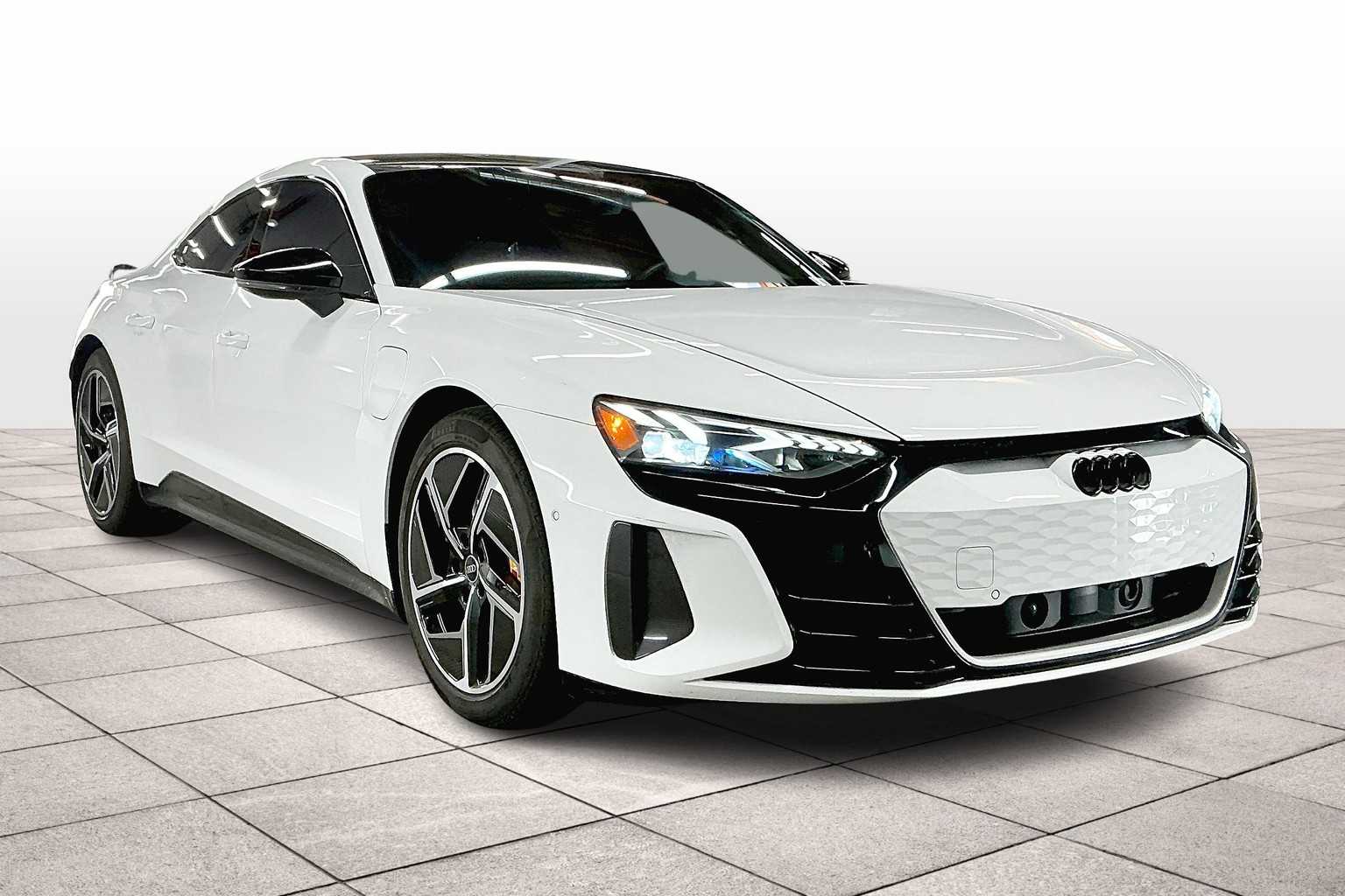 2023 Audi RS e-tron GT Base photo 2