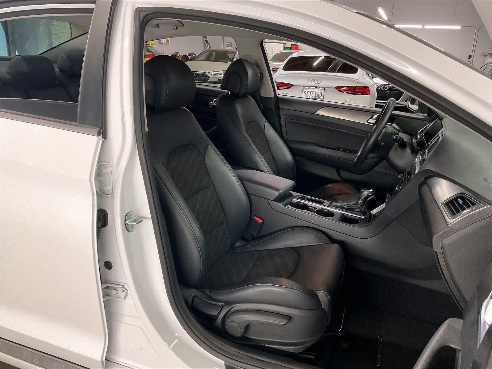 2015 Hyundai Sonata photo 3