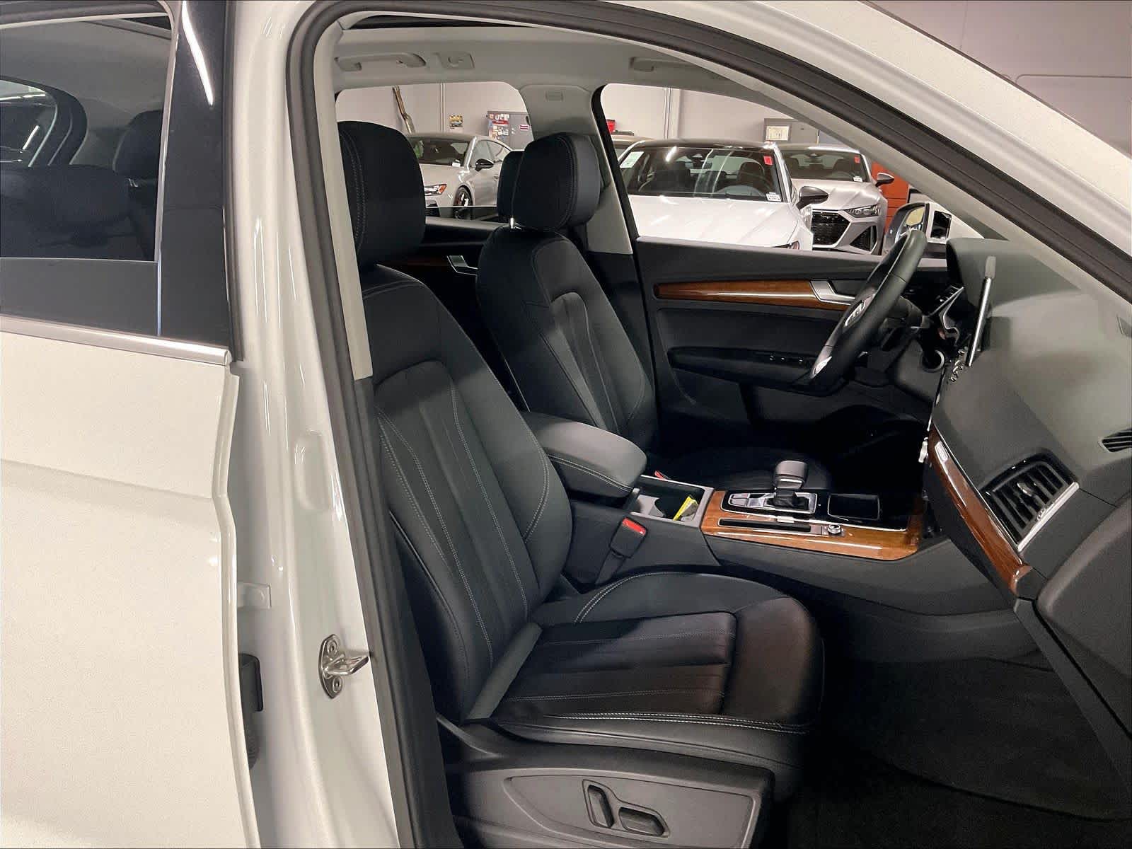 2023 Audi Q5 photo 3