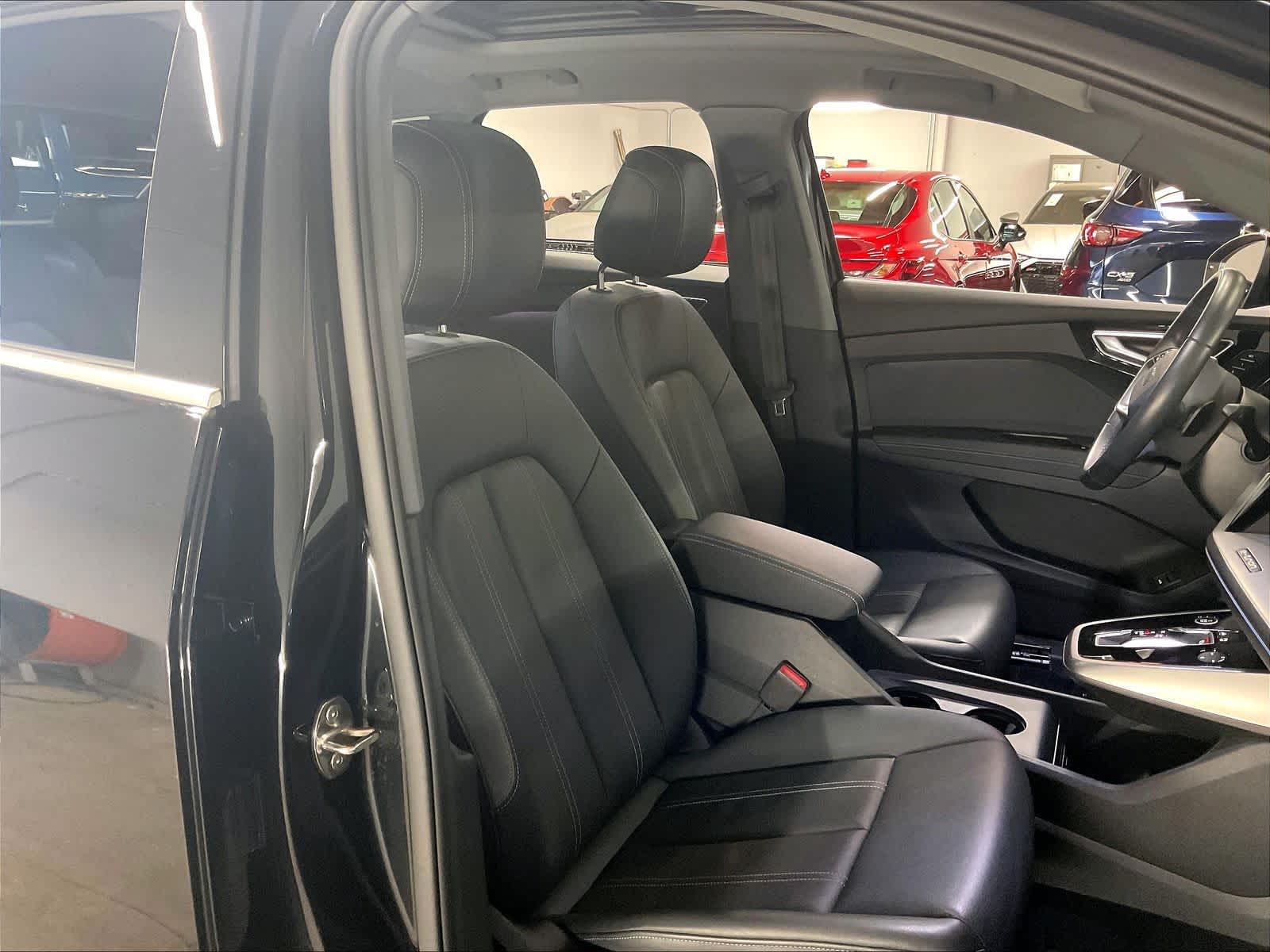 2023 Audi Q4 e-tron photo 3