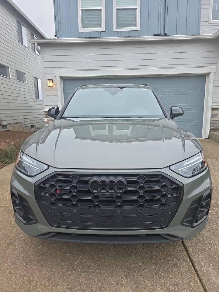 2023 Audi SQ5 photo 2