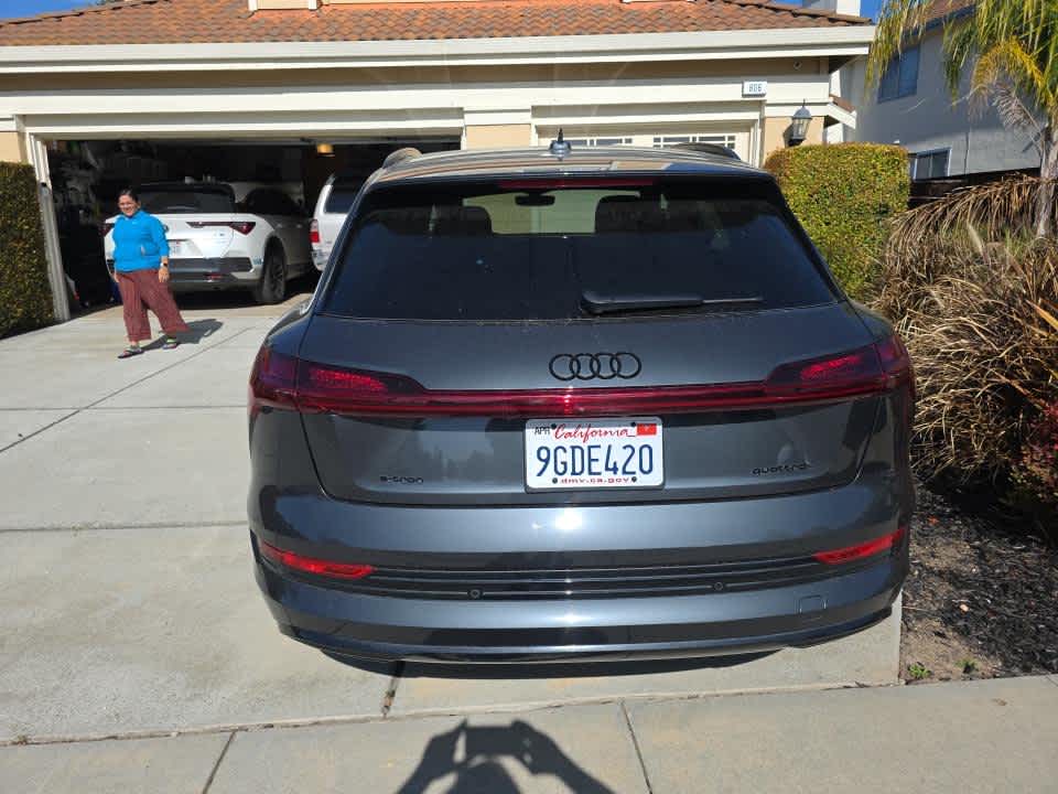 2023 Audi e-tron photo 5