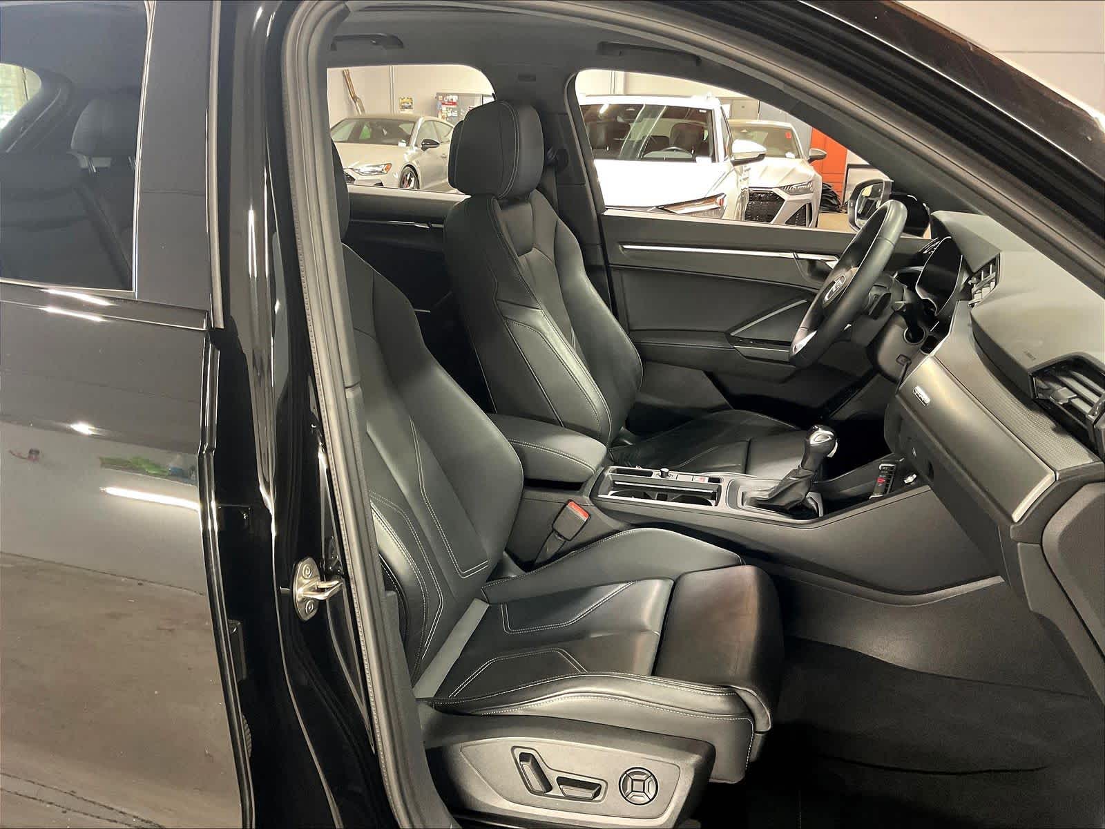 2023 Audi Q3 photo 3