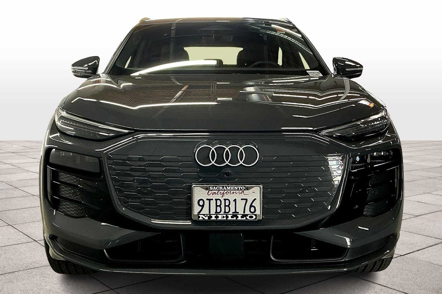 2025 Audi Q6 E-tron Premium Plus photo 3