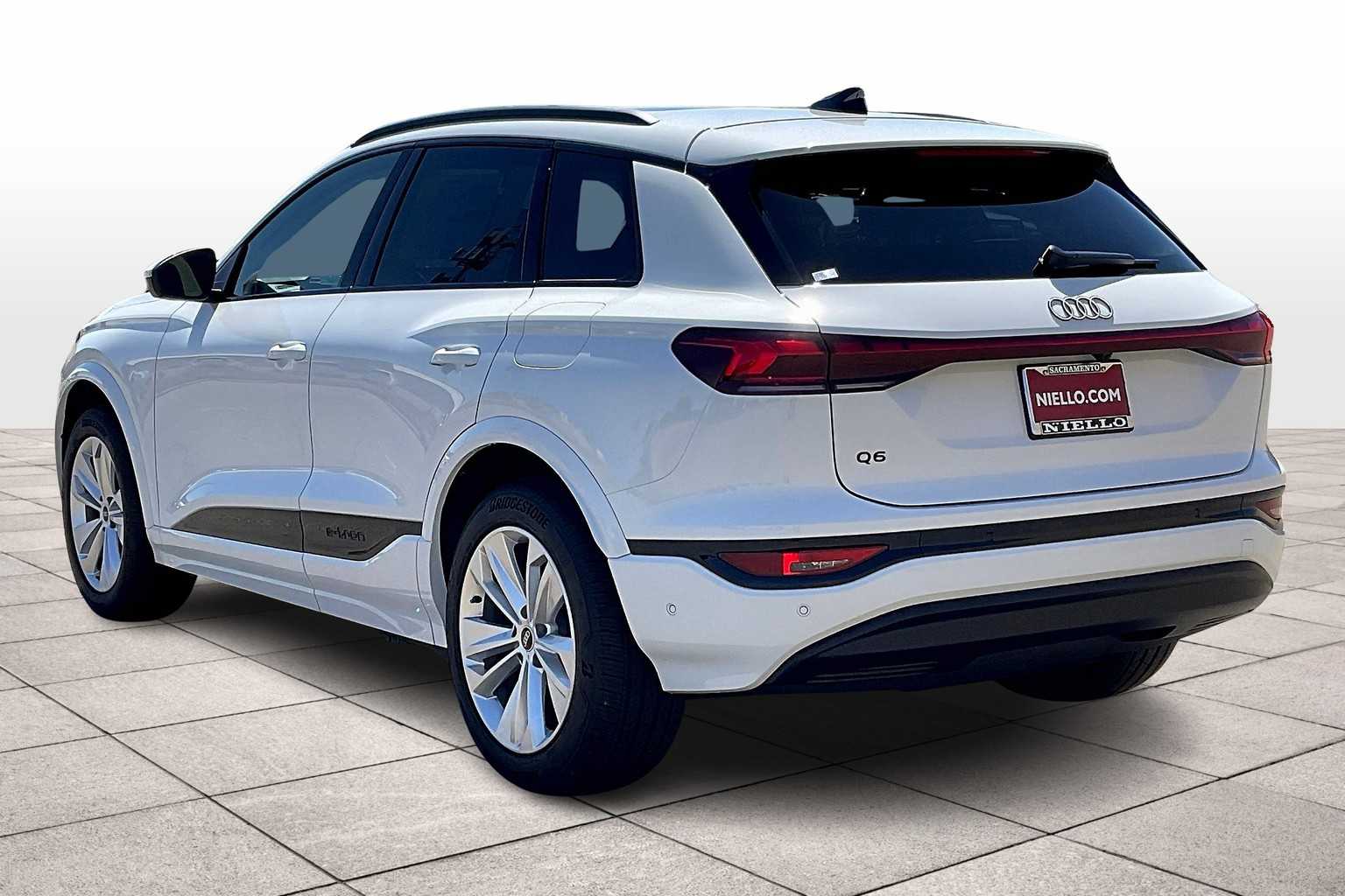 2025 Audi Q6 E-tron Premium Plus photo 3