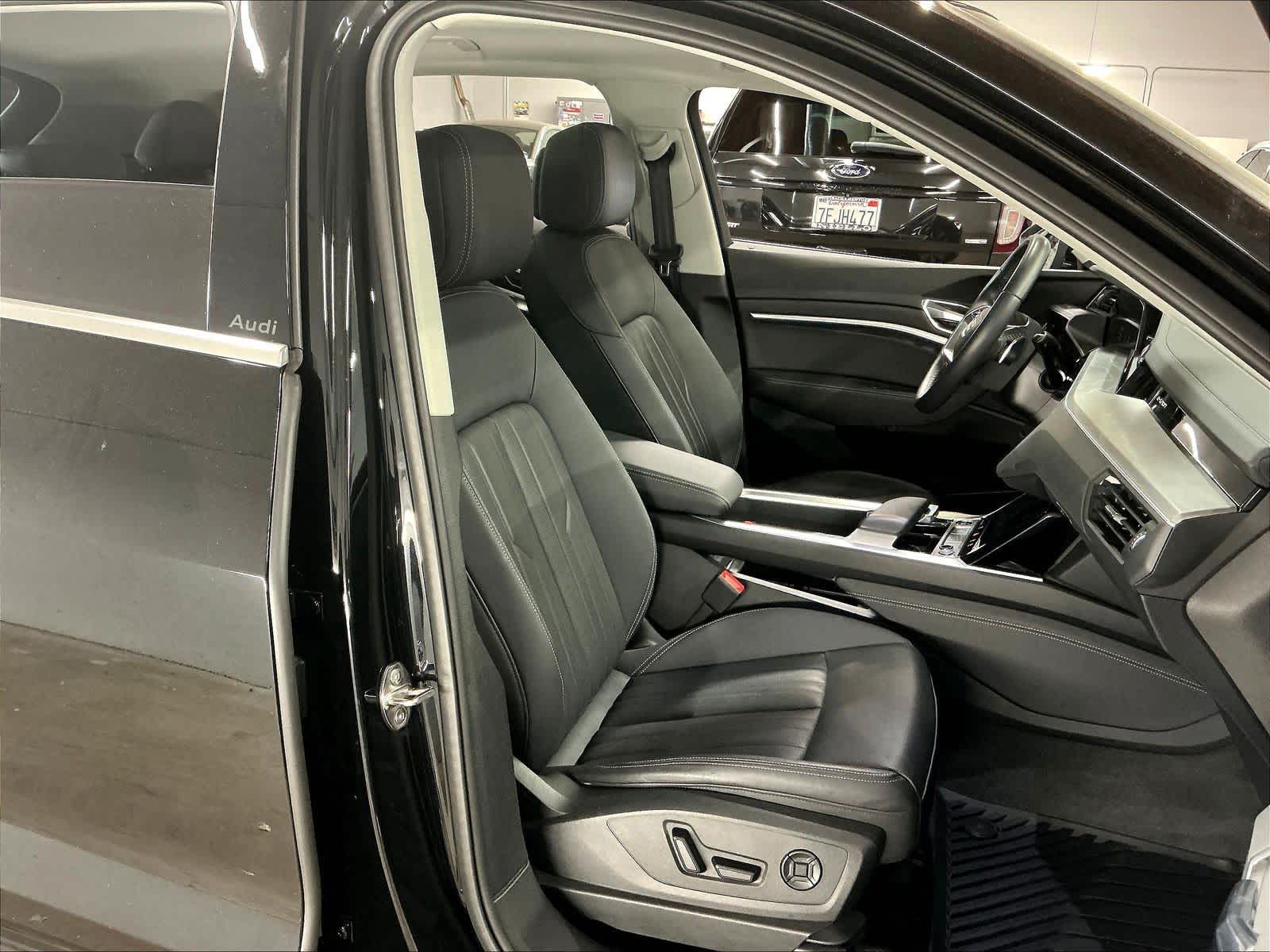 2024 Audi Q8 e-tron photo 3