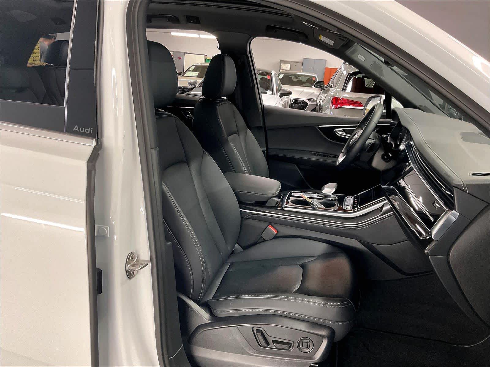 2025 Audi Q7 photo 3