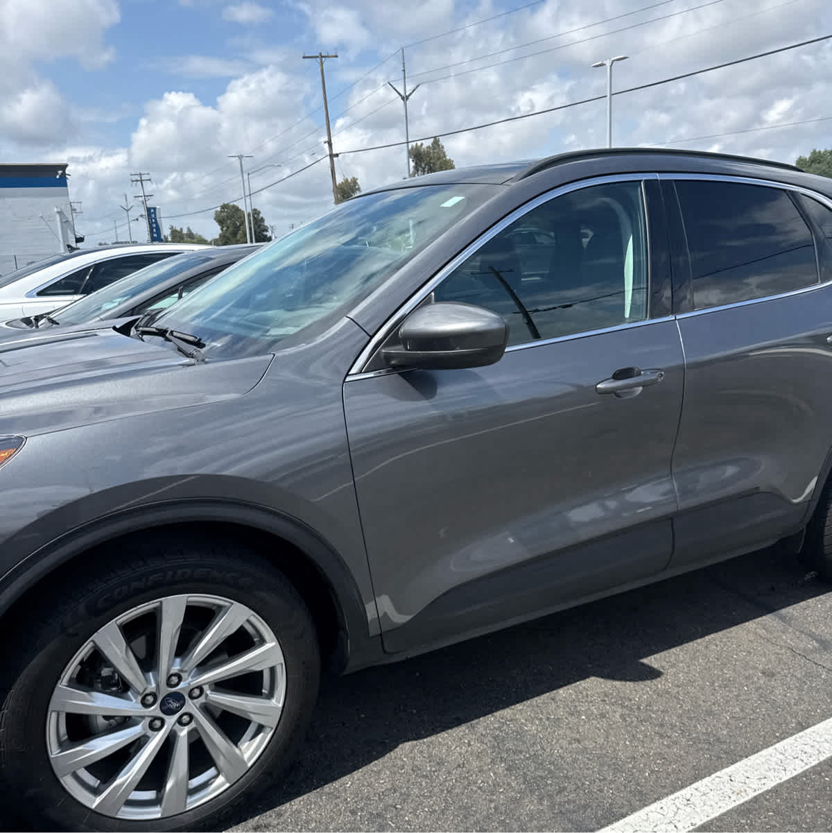 2021 Ford Escape photo 2