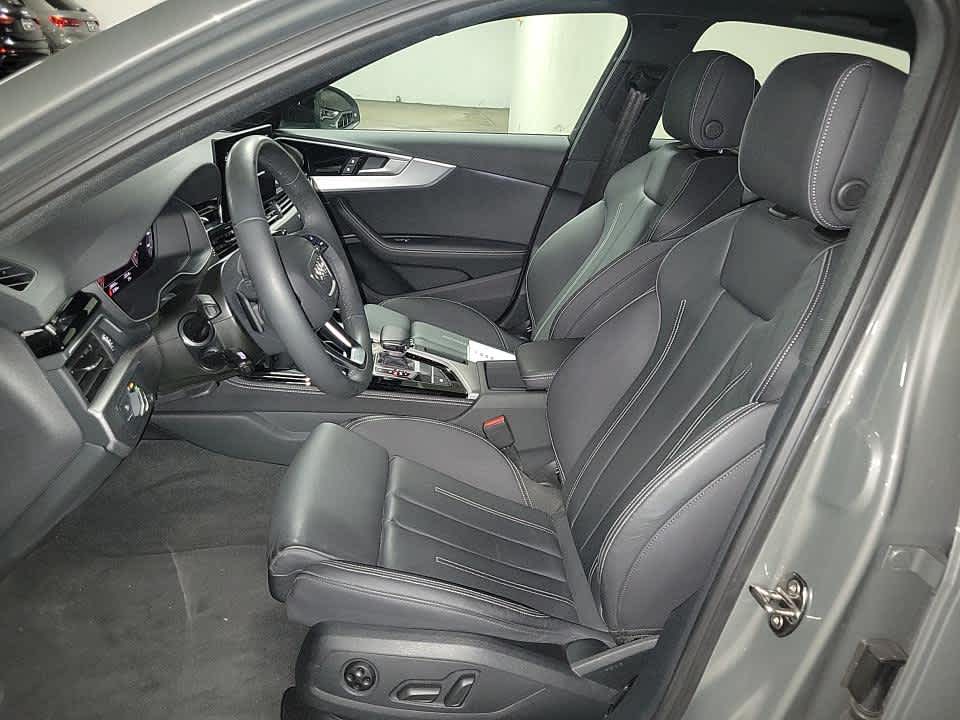 2023 Audi A4 S line Premium Plus 45 TFSI Quattro photo 4