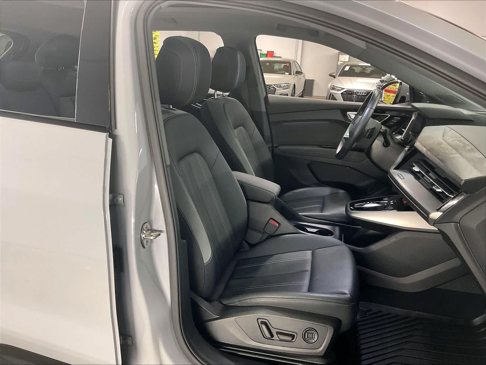 2023 Audi Q4 e-tron photo 3