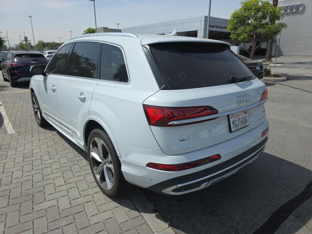 Used 2023 Audi Q7
