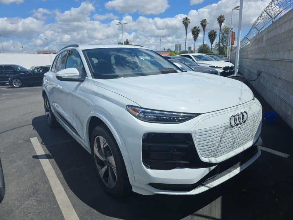 2025 Audi Q6 e-tron photo 2