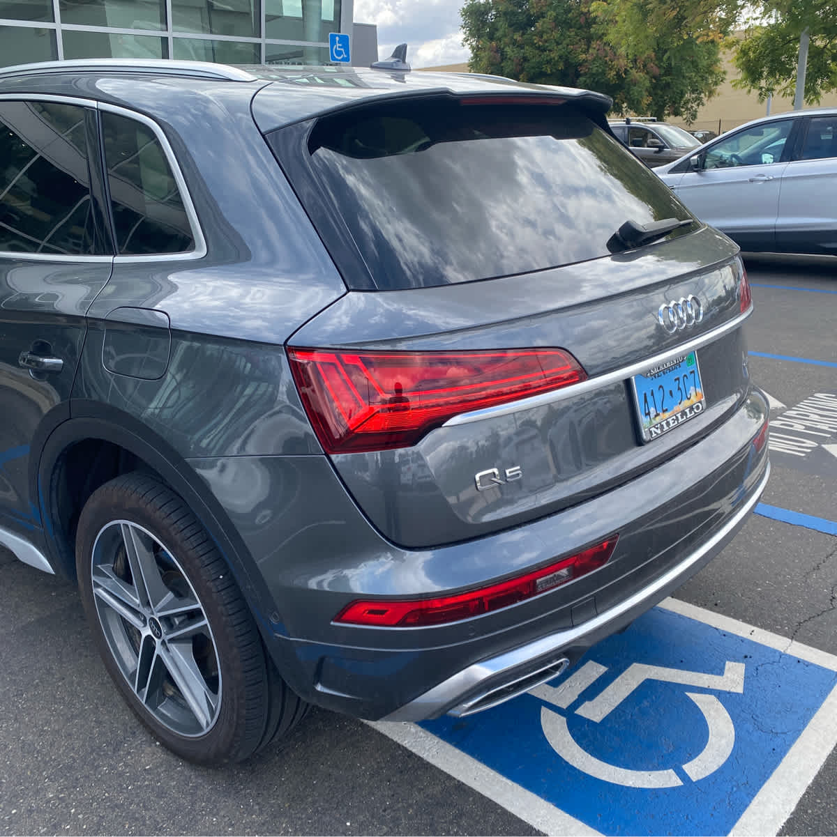 2024 Audi Q5 S line Prestige 55 TFSI Premium photo 3