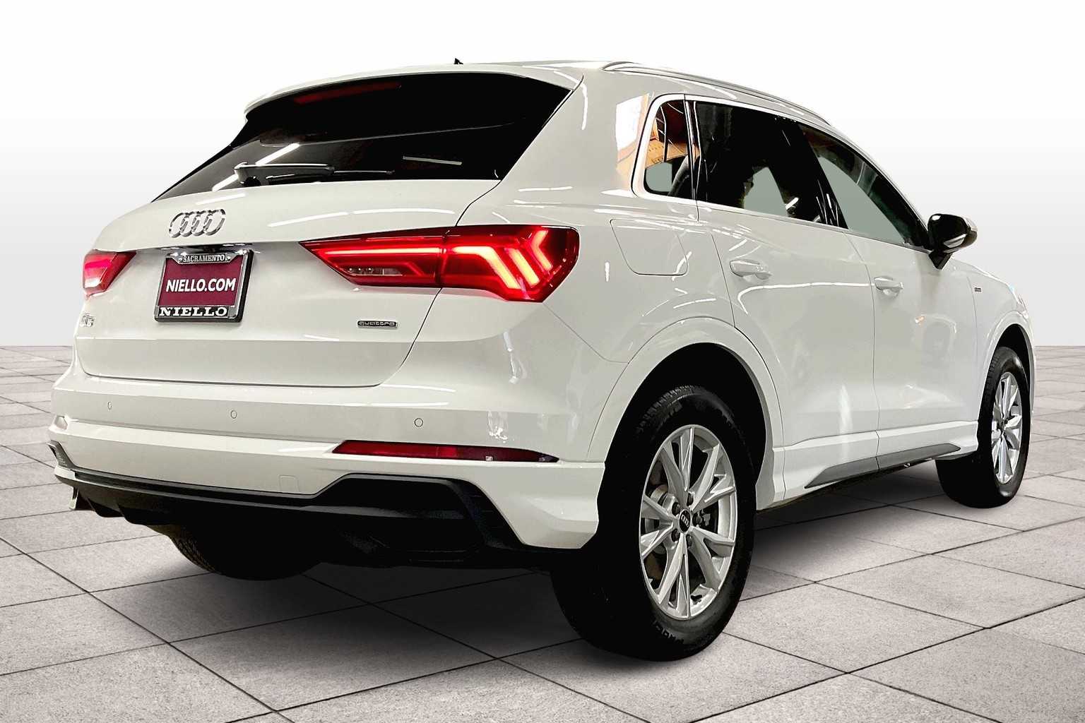 2025 Audi Q3 S line Premium 45 TFSI photo 4