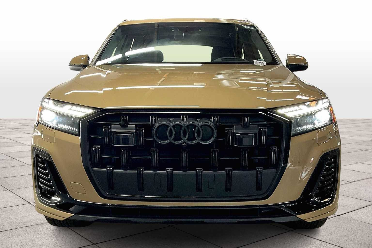 2025 Audi Q7 Prestige 55 photo 2
