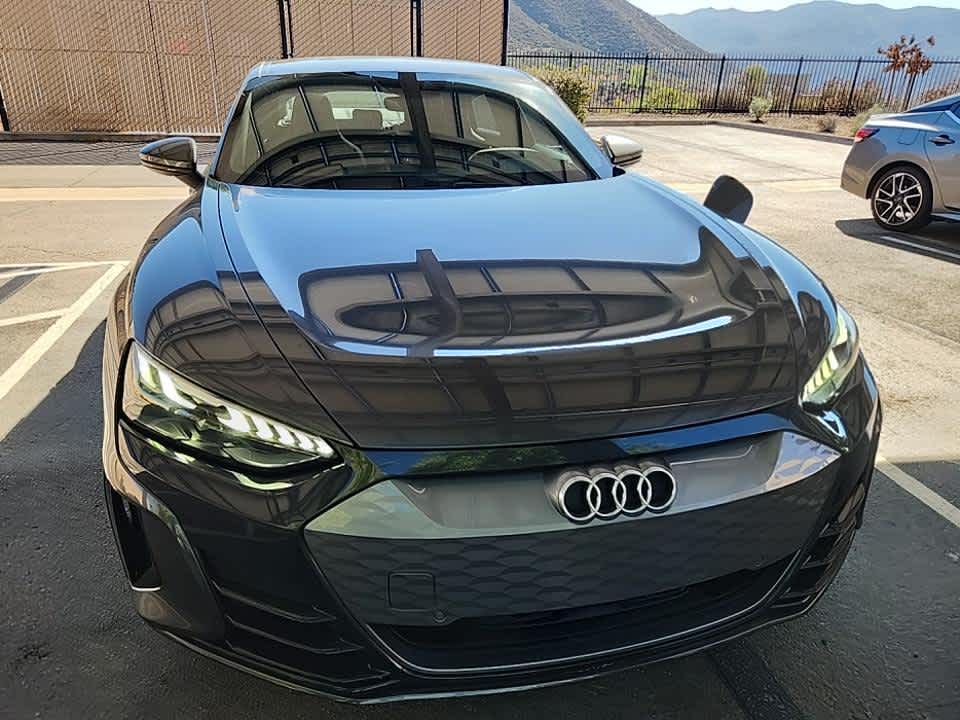 2022 Audi e-tron GT Premium Plus photo 3