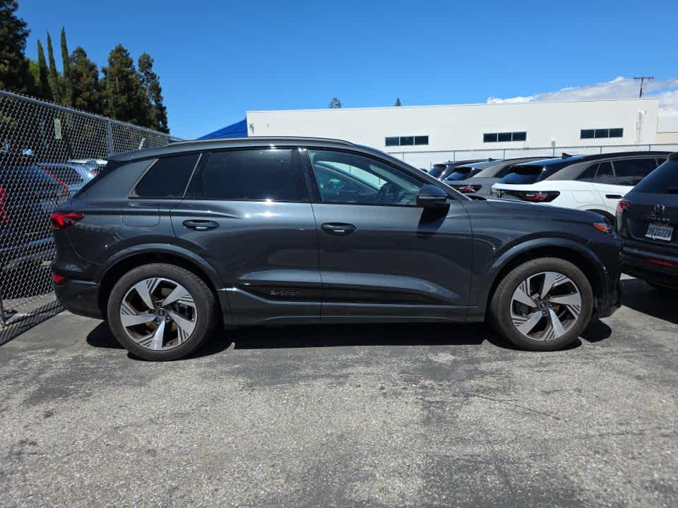 2025 Audi Q6 e-tron photo 2