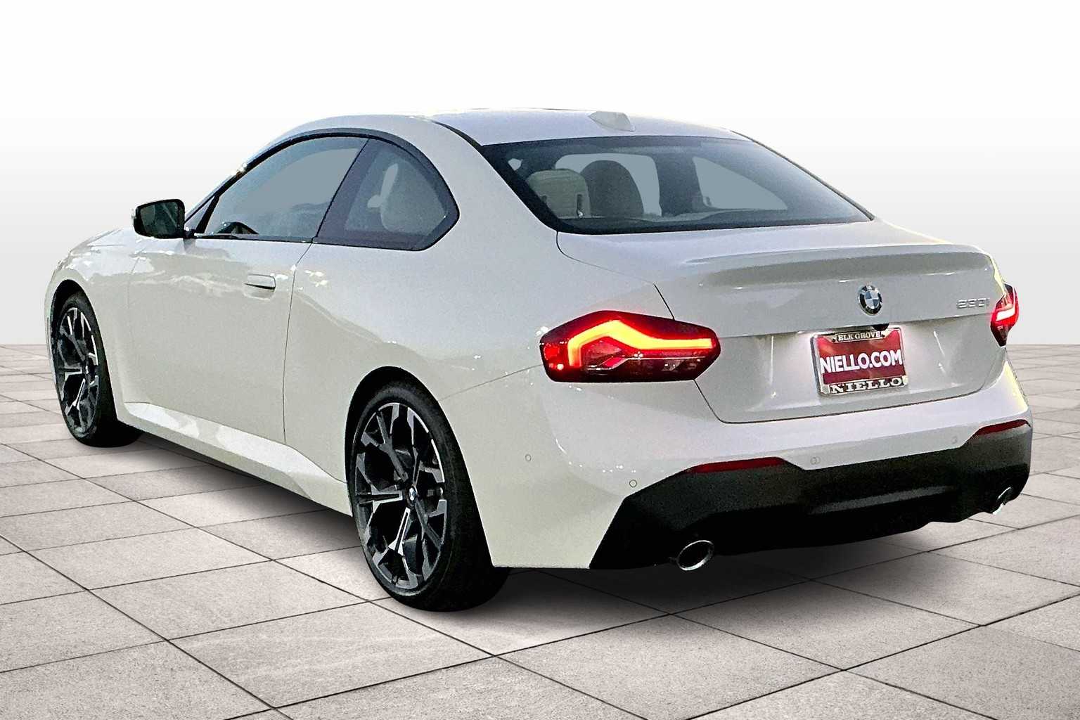 2025 Bmw 230i photo 3