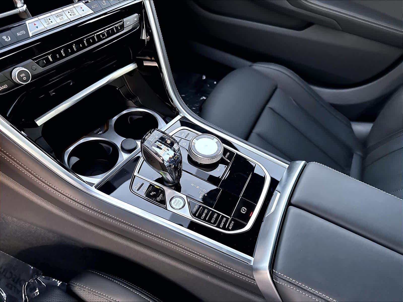 2026 BMW 8 Series 840i - Photo 24