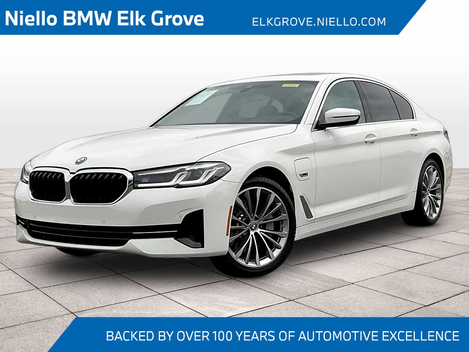 2022 BMW 5 Series 530e iPerformance Sedan's photo