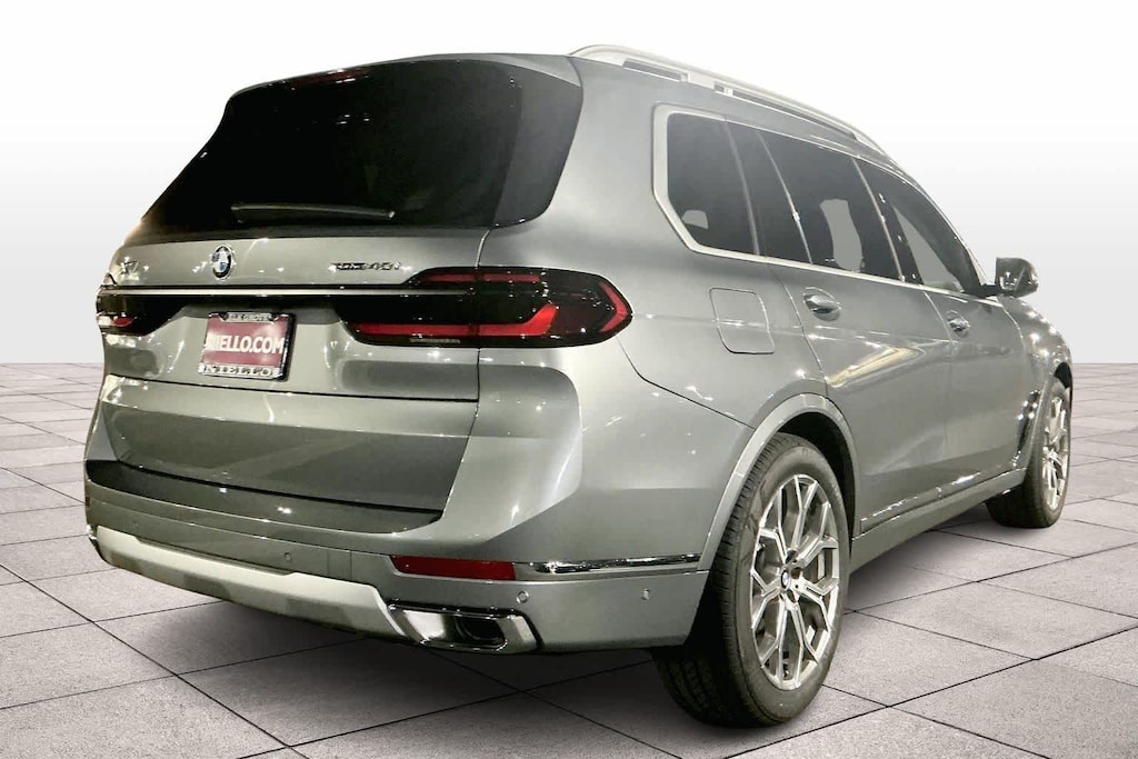 New 2026 BMW X7 xDrive40i Sports Activity Vehicle