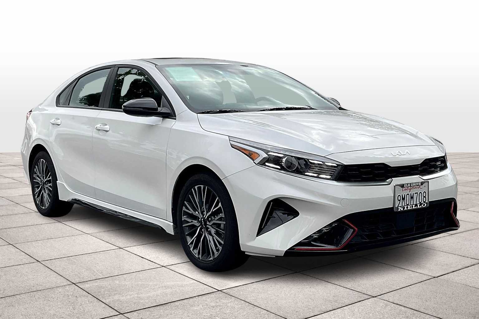 2024 Kia Forte GT-Line photo 2