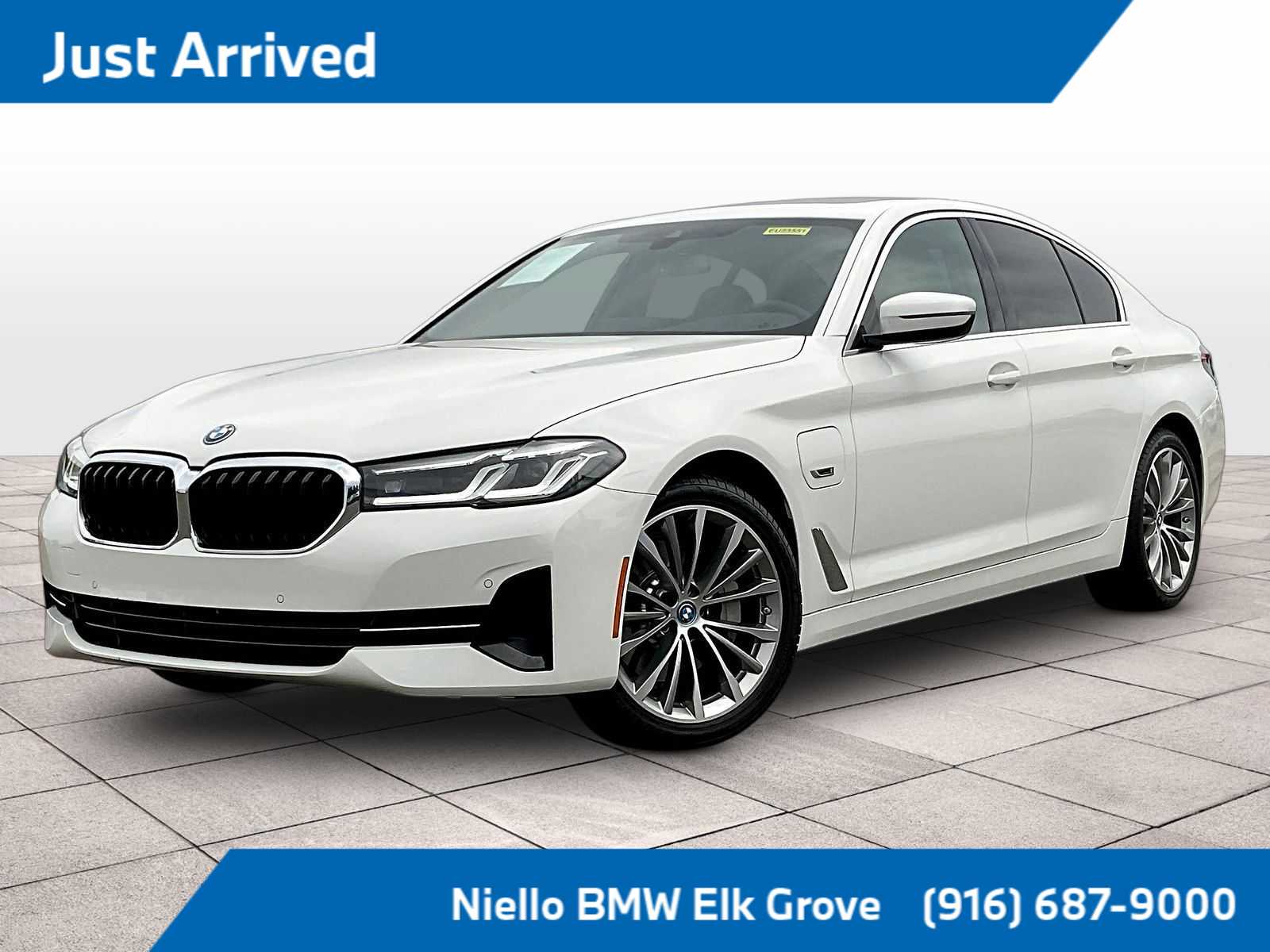 2022 BMW 5 Series 530e iPerformance Sedan's photo