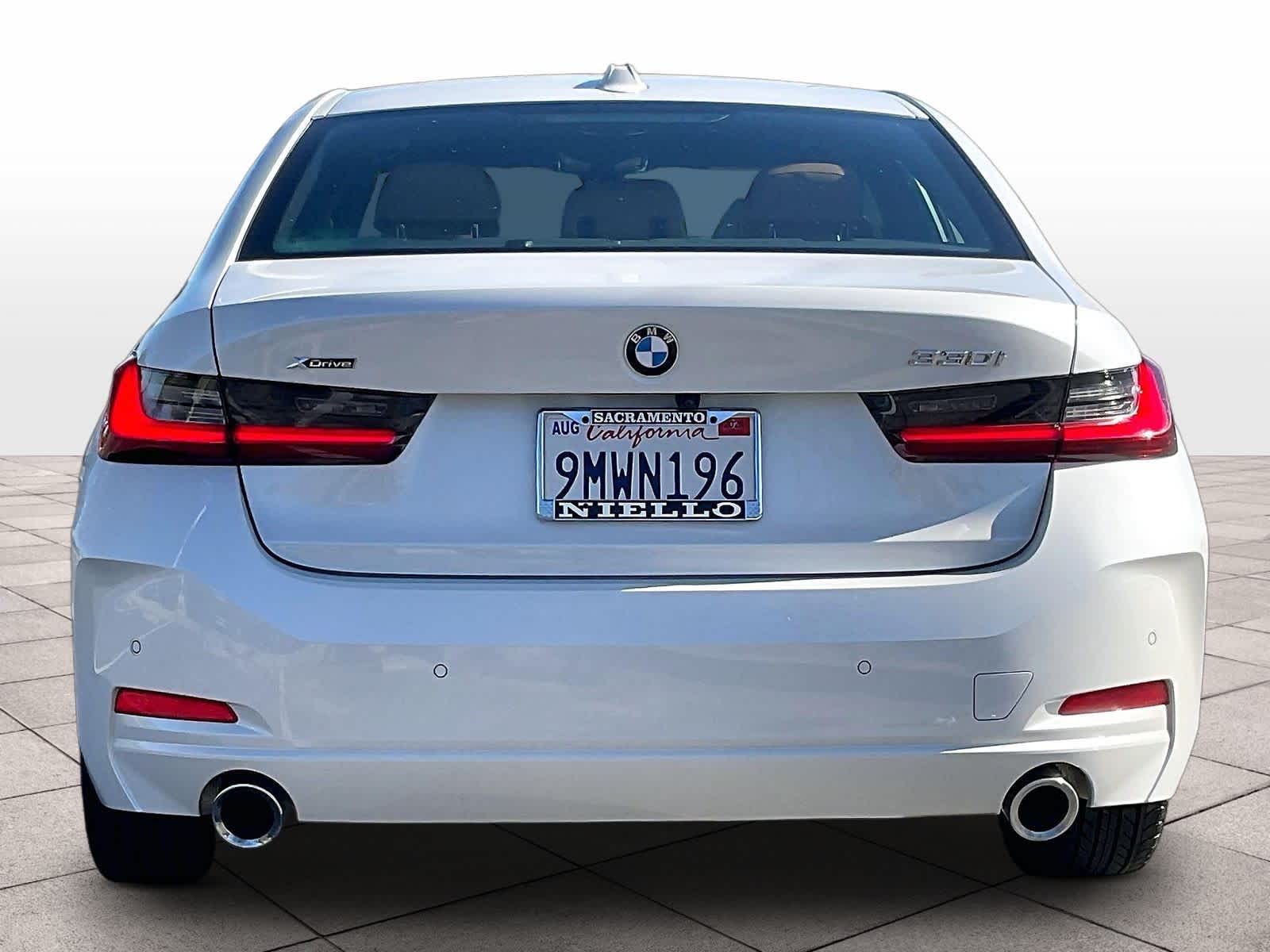 2024 BMW 330i xDrive 330i xDrive photo 4